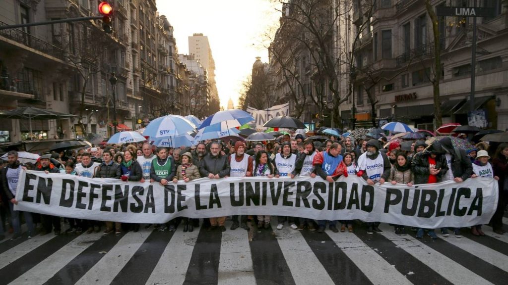 Conflicto universitario: los gremios paran, preparan medidas por un mes y ya palpitan una nueva marcha