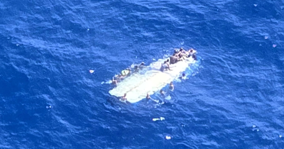 Naufragio cerca de Puerto Rico: una pelea con machete hundió un bote con 62 migrantes y dejó al menos tres muertos