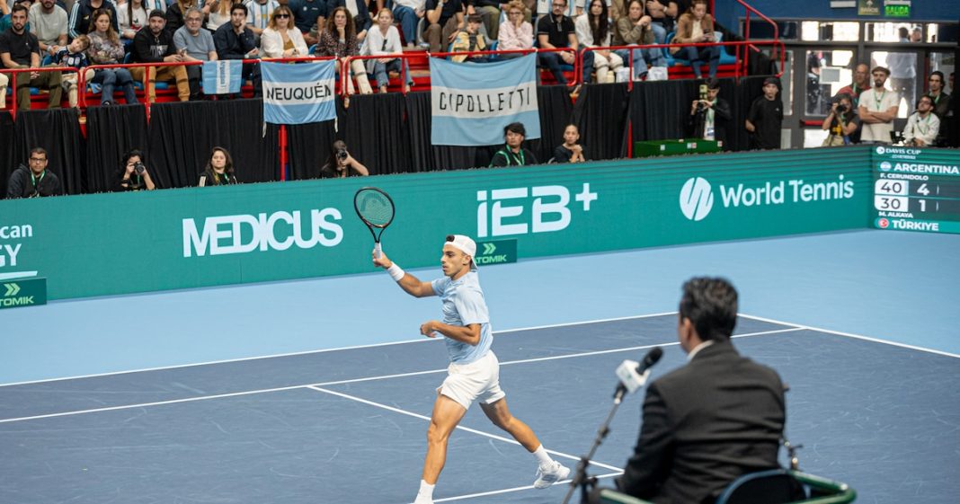 Francisco Cerúndolo apabulló a su rival, Argentina le ganó la serie a Turquía y clasificó a los Qualifiers 2027 Francisco Cerúndolo apabulló a su rival, Argentina le ganó la serie a Turquía y clasificó a los Qualifiers 2027