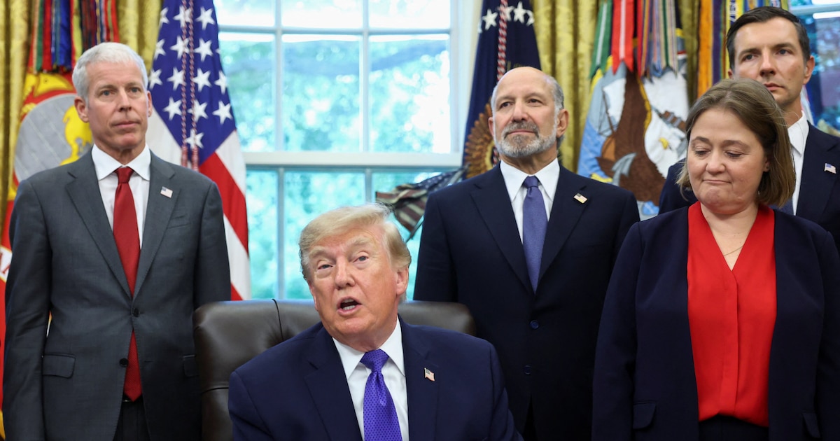 Trump anuncia una inversión de USD 15.000 millones para construir una planta siderúrgica en Iowa