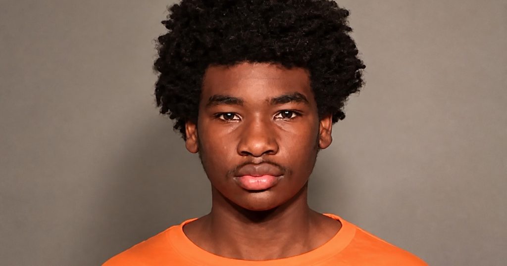 Condenaron a 20 años de prisión a un adolescente por matar a su hermana en Milwaukee
