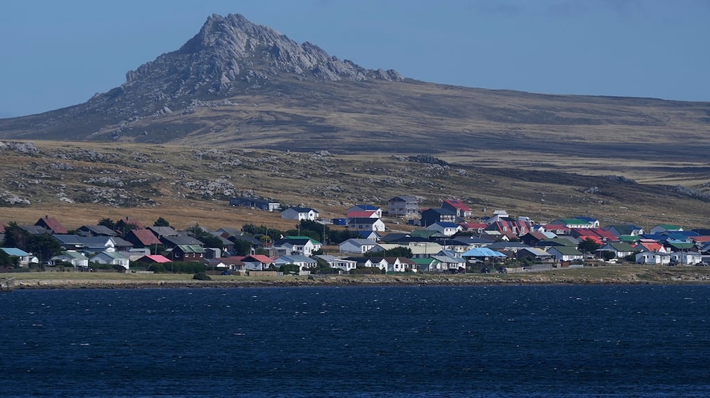 Empresarios de Malvinas y Chile se reúnen en Punta Arenas en medio de la tensión de la Argentina con el Reino Unido por la soberanía