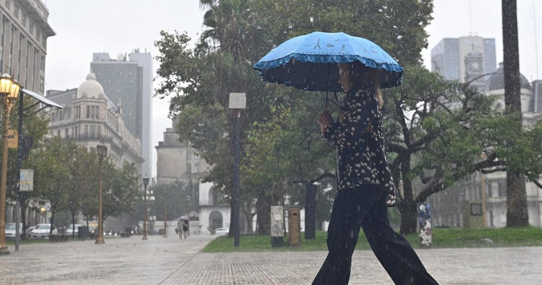 Llueve en el AMBA: rige un alerta naranja por fuertes tormentas