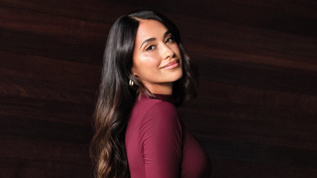Antonela Roccuzzo mostró el vestido largo que no falla: drapeado, al cuerpo y con tajo