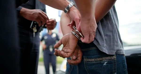 Una jueza porteña declaró inconstitucional la baja en la edad de imputabilidad y sobreseyó a un adolescente de 14 años Una jueza porteña declaró inconstitucional la baja en la edad de imputabilidad y sobreseyó a un adolescente de 14 años