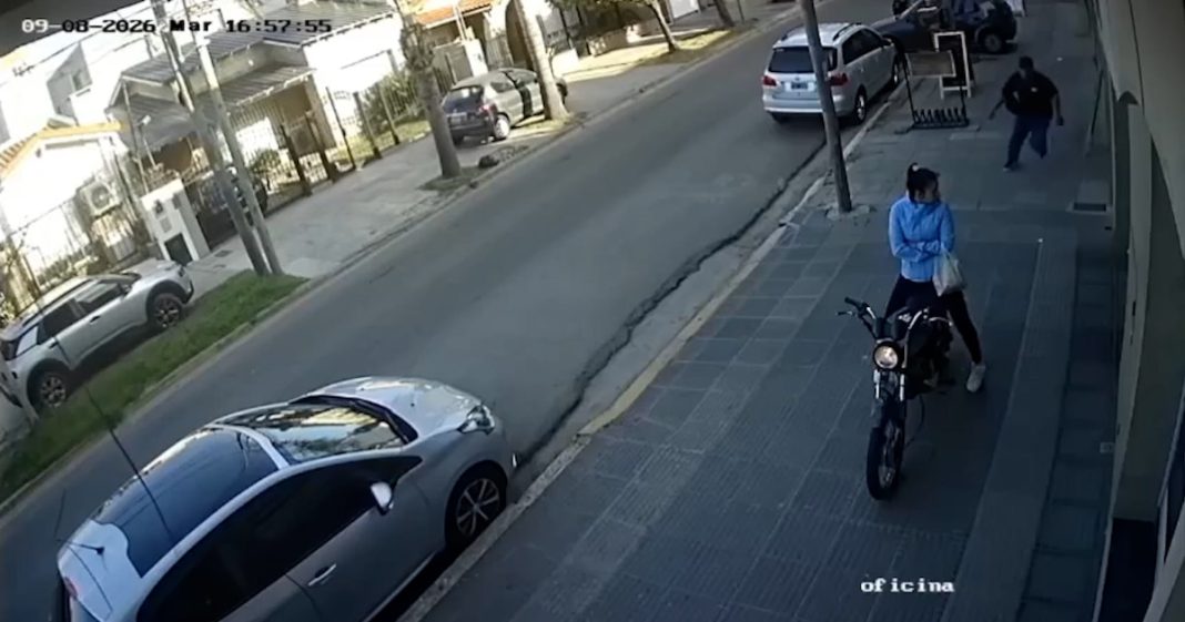 Detuvieron a una pareja acusada de cometer distintos robos en San Justo y Ramos Mejía: habían sido escrachados en redes Detuvieron a una pareja acusada de cometer distintos robos en San Justo y Ramos Mejía: habían sido escrachados en redes