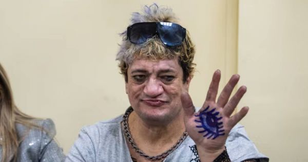 Pity Álvarez chocó en una estación de servicio: pudo terminar en tragedia