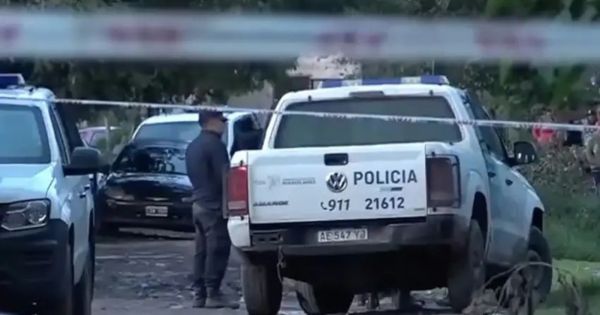 Macabro: operarios excavaban para instalar postes de luz y hallaron una bolsa con un bebé muerto adentro Macabro: operarios excavaban para instalar postes de luz y hallaron una bolsa con un bebé muerto adentro