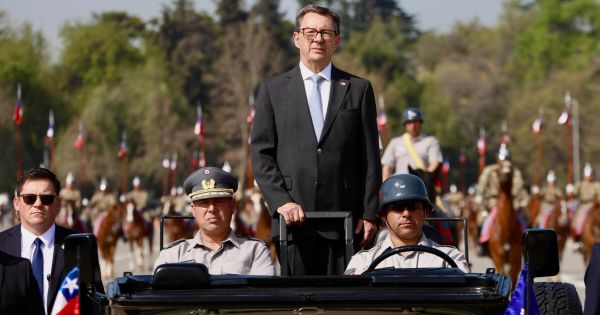 Ministro chileno definió al Reino Unido como un "país amigo" que "ejerce soberanía en Malvinas hace 200 años"