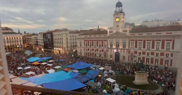Masivo acampe en la Puerta del Sol presiona por el precio de los alquileres en España