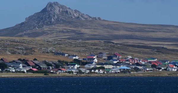 Encuentro empresarial entre Chile y ocupantes de Malvinas reactiva la tensión con Argentina
