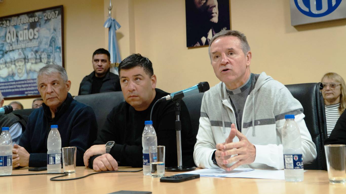 La CGT salió al cruce de Milei por sus cuestionamientos a los datos de la actividad económica: “La situación es crítica”