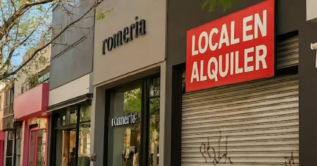 “Hay días que los locales no abren caja”: preocupación entre los comerciantes de Flores por la caída del consumo
