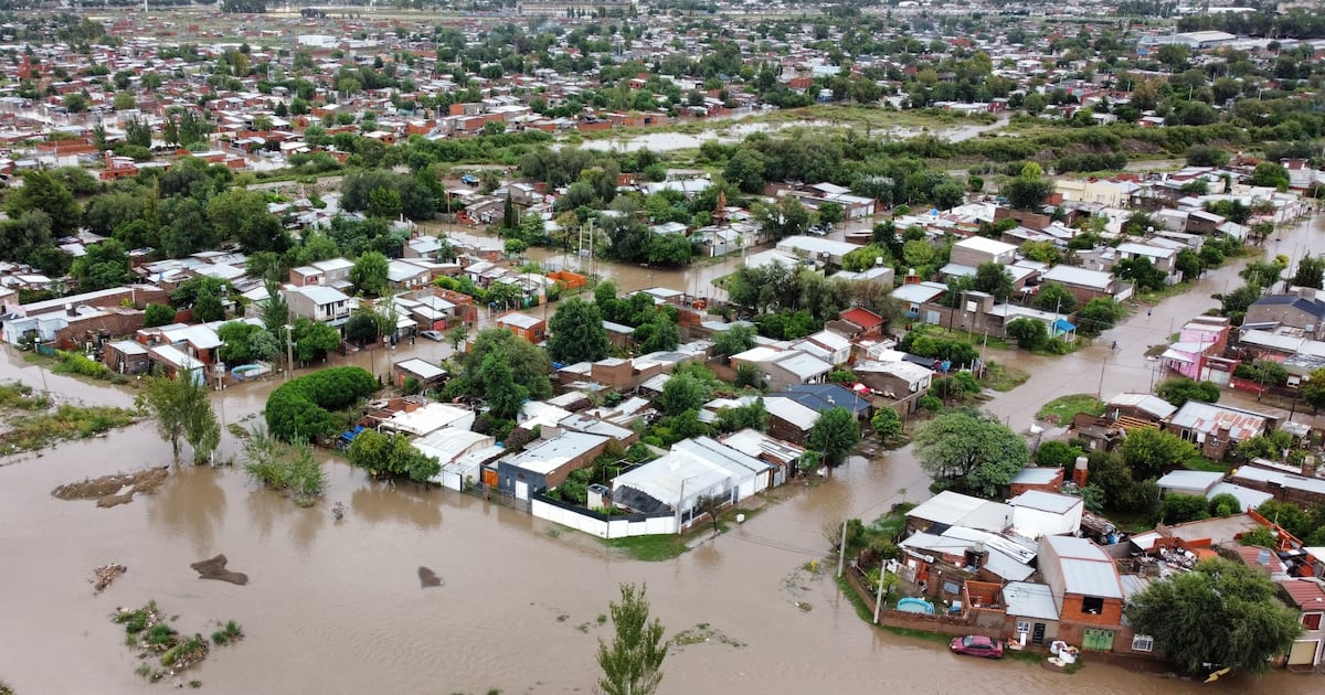 Milei anunció una ayuda millonaria para Bahía Blanca, pero ejecutó menos de la mitad de los fondos