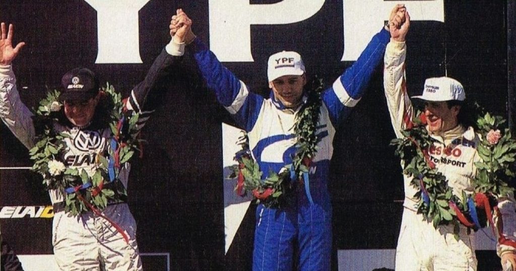 Compitió contra Senna, fue campeón del TC 2000, vende empanadas en España y a los 61 años vuelve a correr