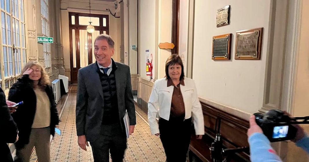 Bullrich confrontó a Santilli y se desmarca de LLA Bullrich confrontó a Santilli y se desmarca de LLA