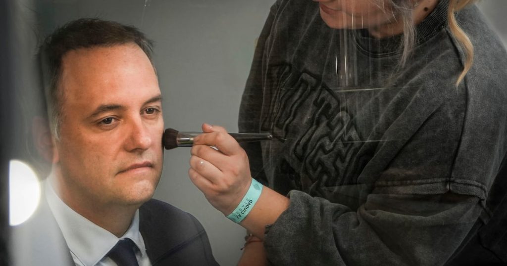 La fortuna en cripto de Adorni, un “olvido” de USD 500 mil