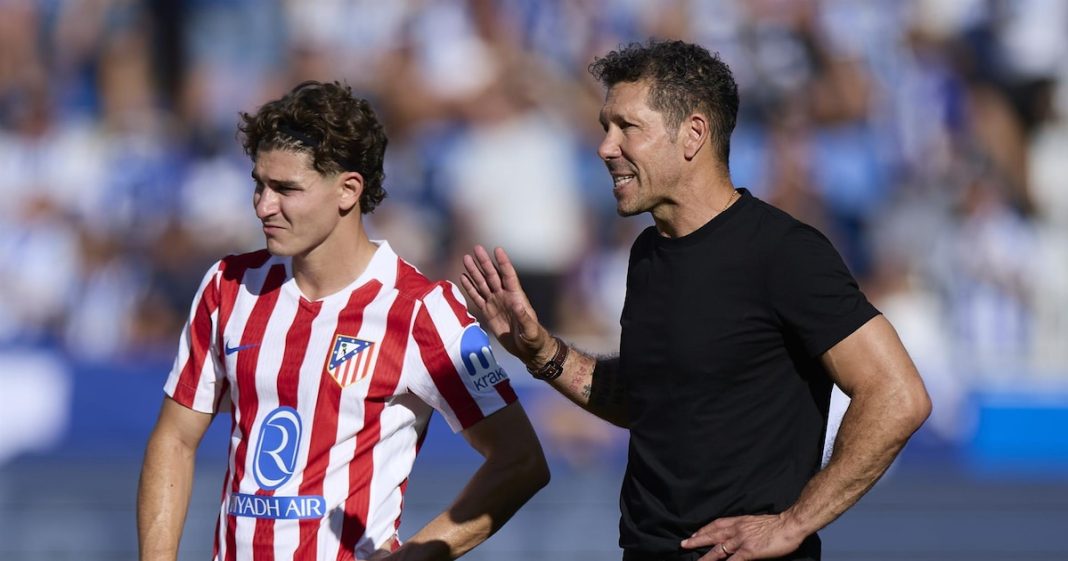 La decisión que tomó Diego Simeone con Julián Álvarez de cara al clásico ante Real Madrid La decisión que tomó Diego Simeone con Julián Álvarez de cara al clásico ante Real Madrid