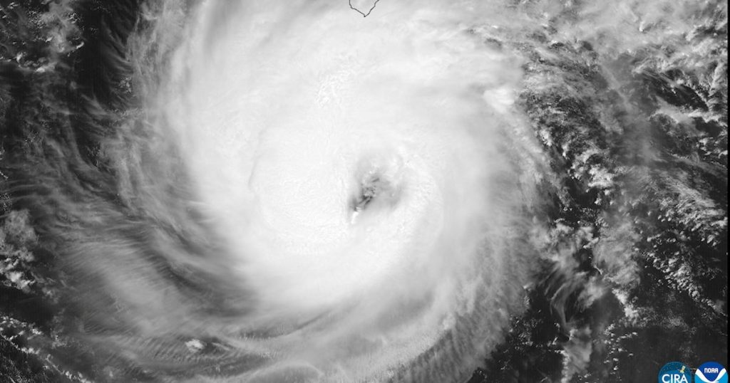 El huracán Nolo amenaza con fuertes vientos e inundaciones mortales en Hawái