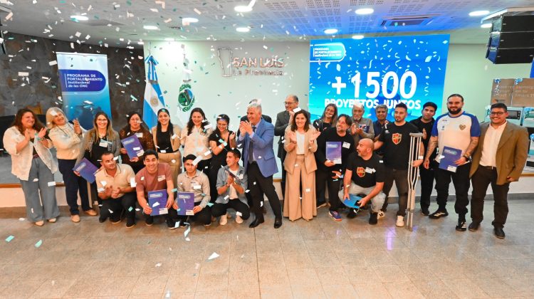 El Gobierno alcanzó los 1.500 proyectos sociales financiados a ONG El Gobierno alcanzó los 1.500 proyectos sociales financiados a ONG