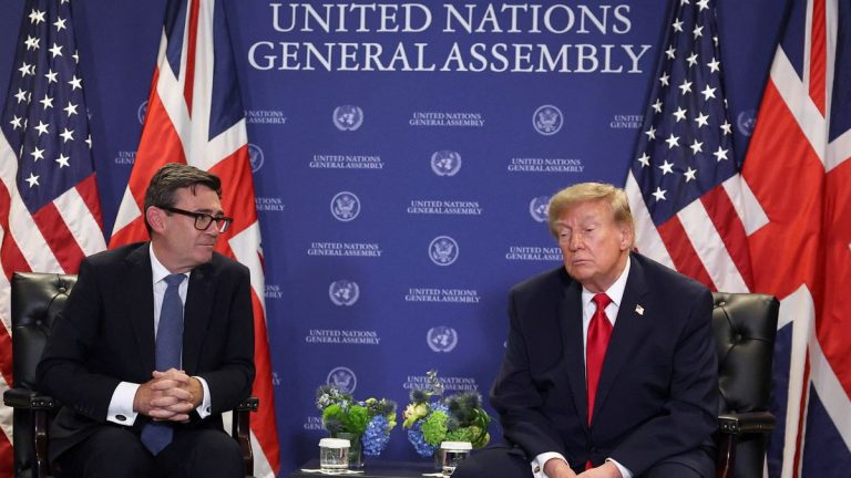Trump y el primer ministro del Reino Unido hablaron sobre las Malvinas durante su primera reunión bilateral