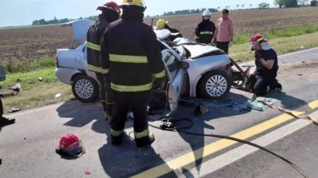 Choque frontal en la Ruta 11: murió un joven de 23 años tras quedar atrapado en su auto