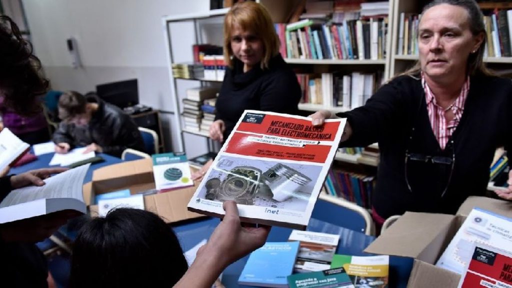 Libros para Aprender: Educación modificó los plazos para la selección de textos escolares de primaria