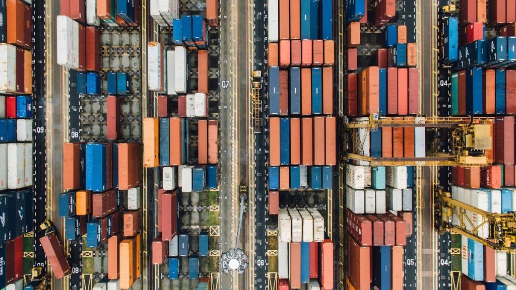 Sectores productivos cuestionan aumentos de costos y competencia desleal en la ley de competitividad