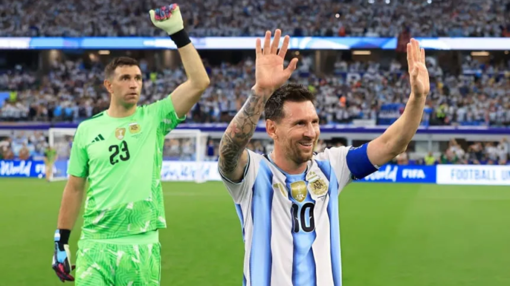 La inesperada frase del Dibu Martínez sobre la despedida de Messi de la Selección Argentina: “Pensé que...”