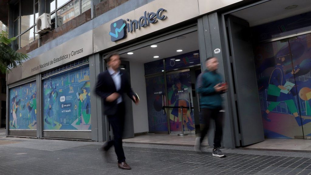 Del festejo al cuestionamiento del INDEC: Javier Milei redefine su relación con las estadísticas oficiales