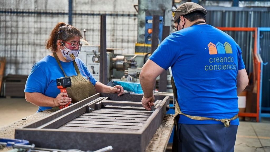 El Gobierno suspendió a más de 9.000 cooperativas y denuncian un plan de destrucción industrial