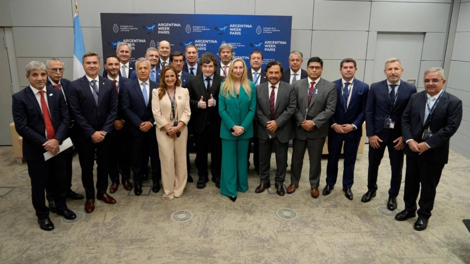 Lo que se cocina en París:  Milei y los gobernadores negocian la agenda del Congreso