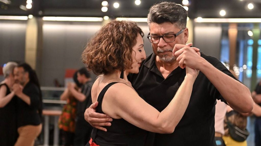 Milonga gratis en la Ciudad de Buenos Aires: cómo disfrutar de clases y shows con música en vivo
