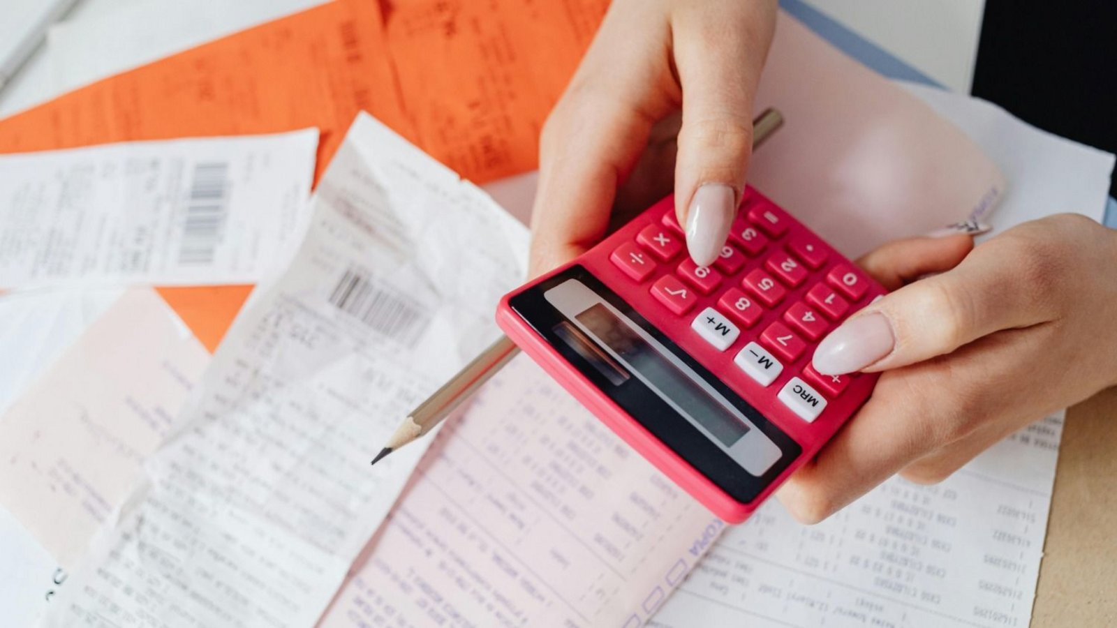 Cómo pagar los dólares de la tarjeta en octubre de 2026 para ahorrar y evitar los recargos