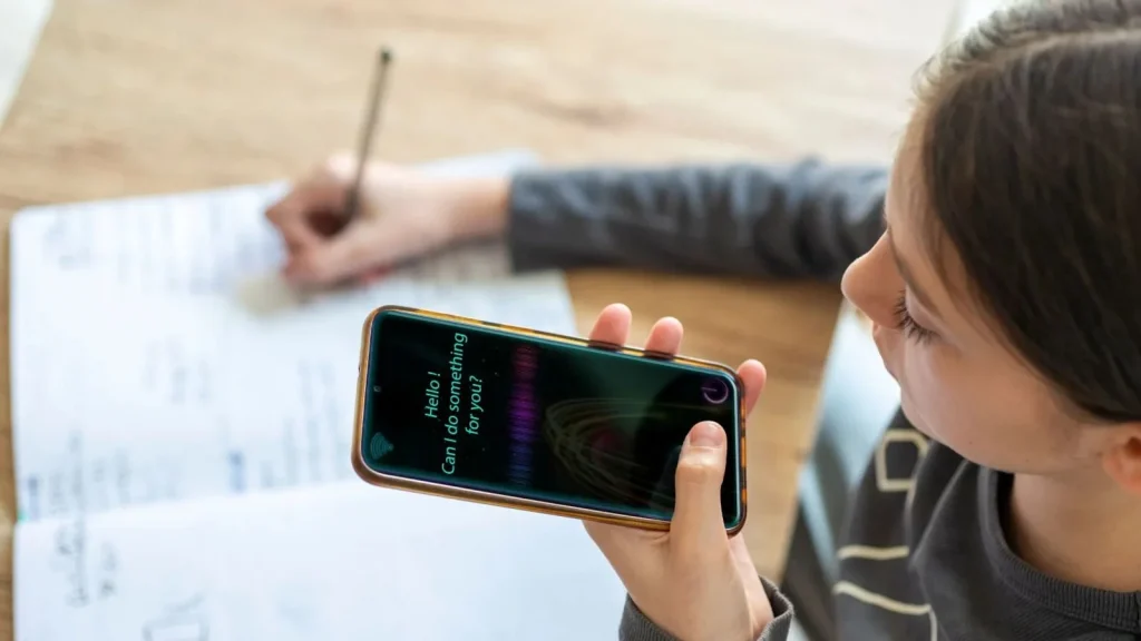¿Qué le preguntan los jóvenes a la IA? La nueva función de Meta que permite a las familias saber los temas consultados