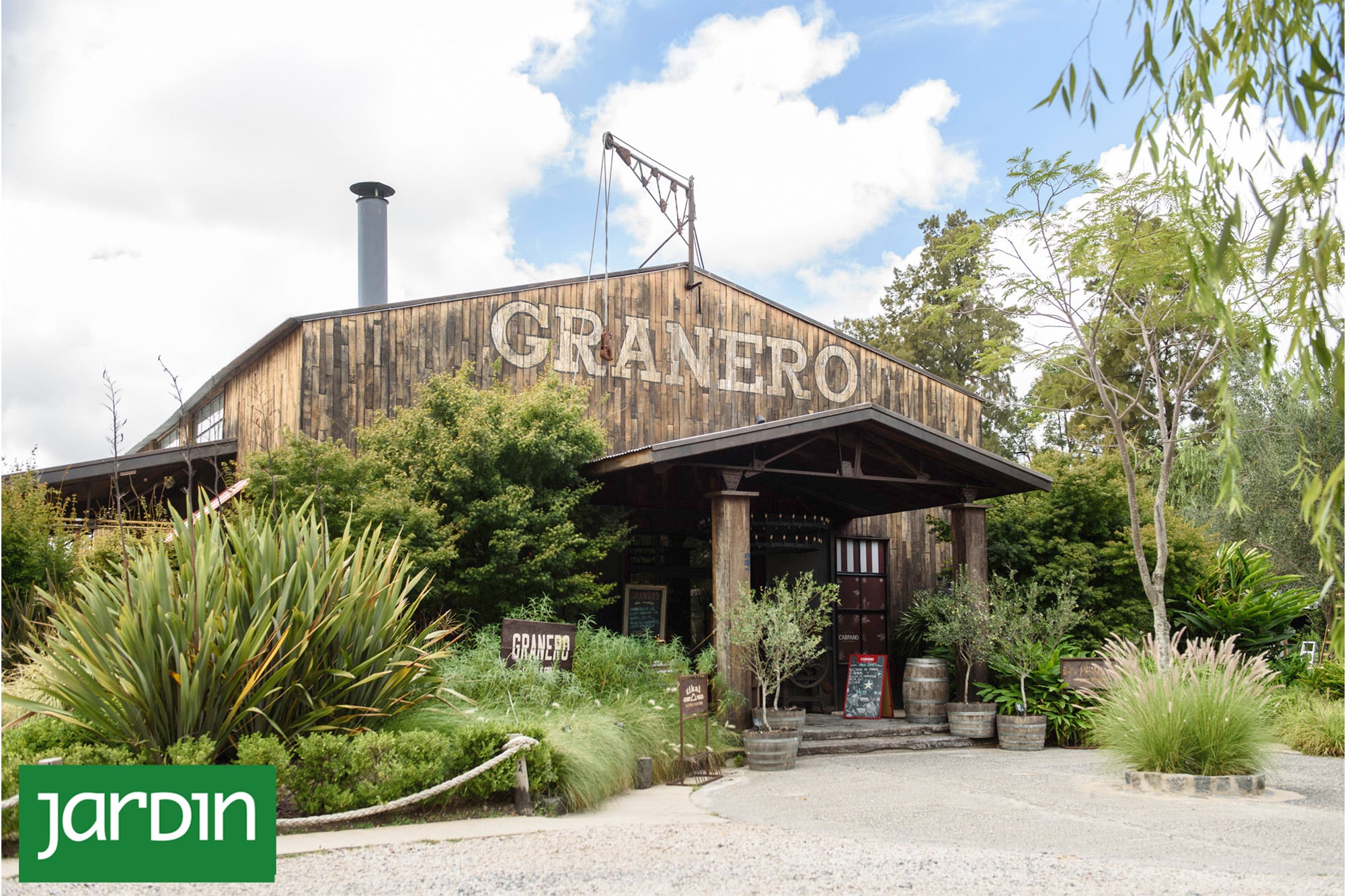 Tres restaurantes con jardín para disfrutar la primavera en Buenos Aires