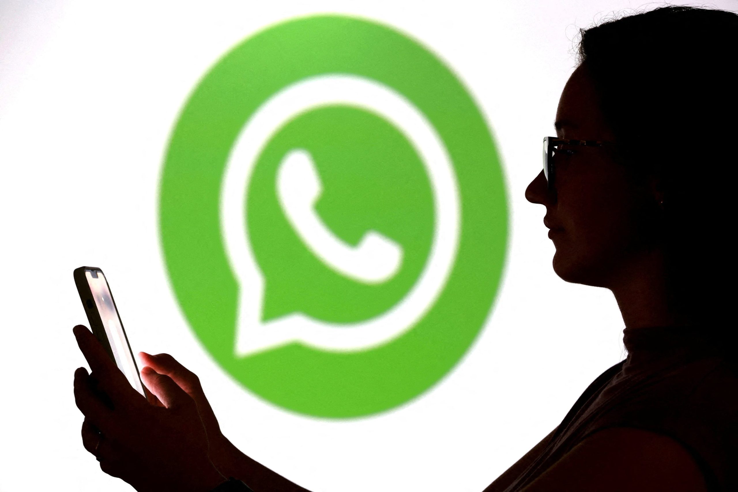 WhatsApp Plus APK Descargar (Oficial) Última Versión 2026: por qué instalar esta app pone en peligro mi dinero