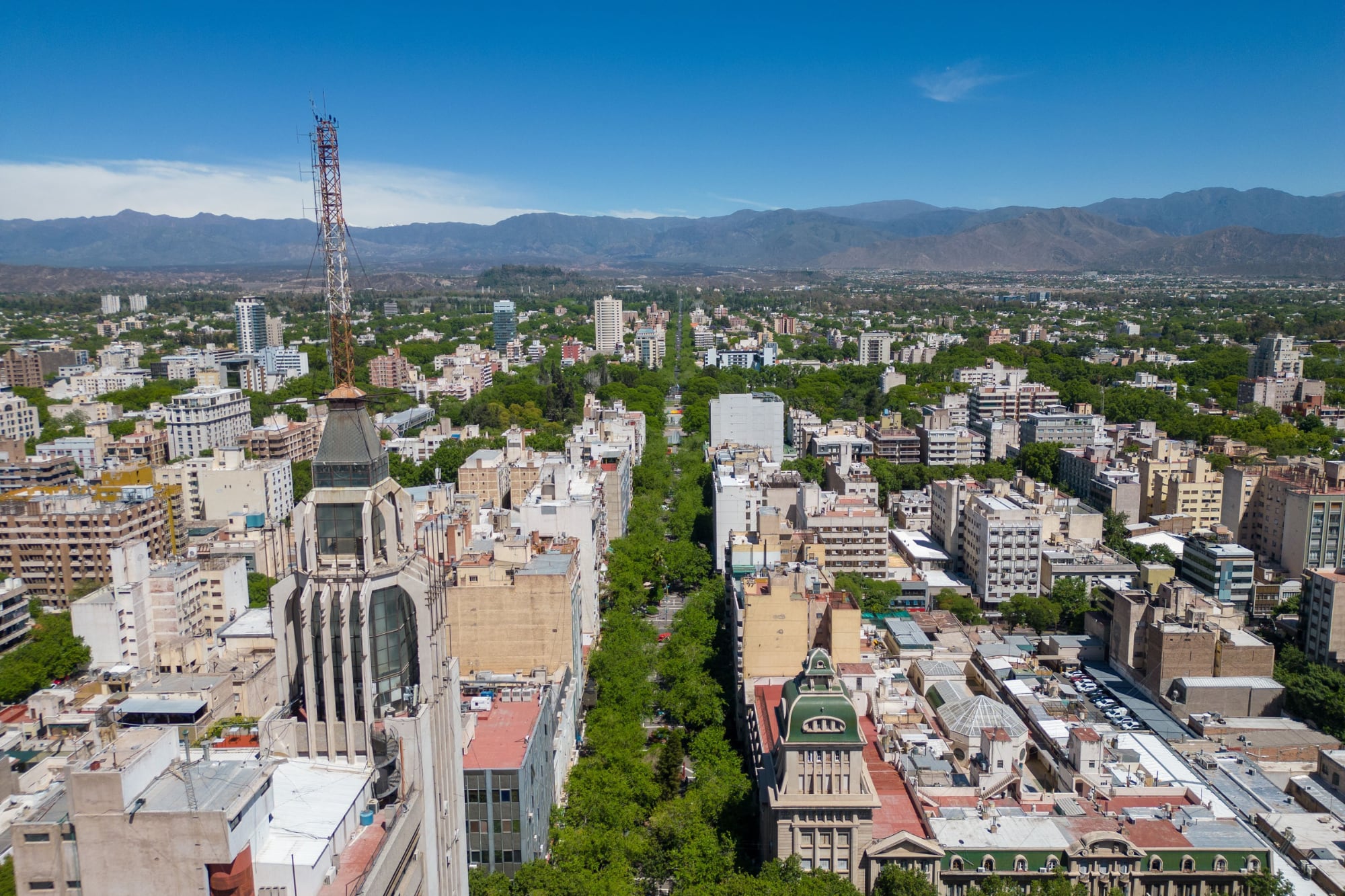 Mendoza capital: cuánto cuesta comprar y alquilar un departamento en octubre 2026