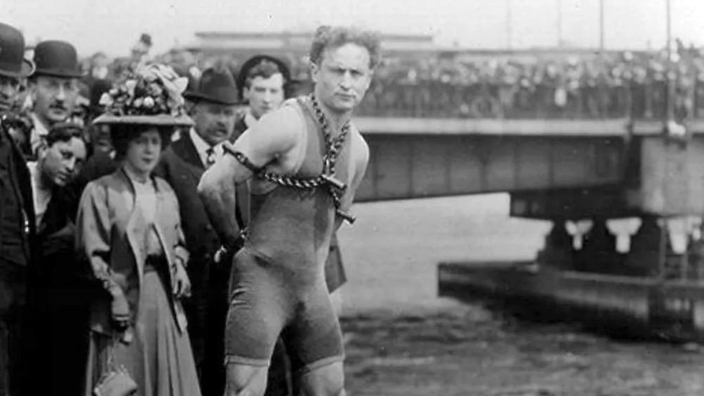 Houdini murió en Halloween hace 100 años: una médica reabrió el caso y cuestiona la versión oficial de su muerte