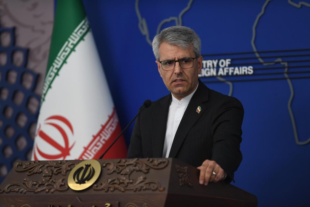 Irán convoca al embajador francés en protesta por la "violenta respuesta" de las manifestaciones estudiantiles