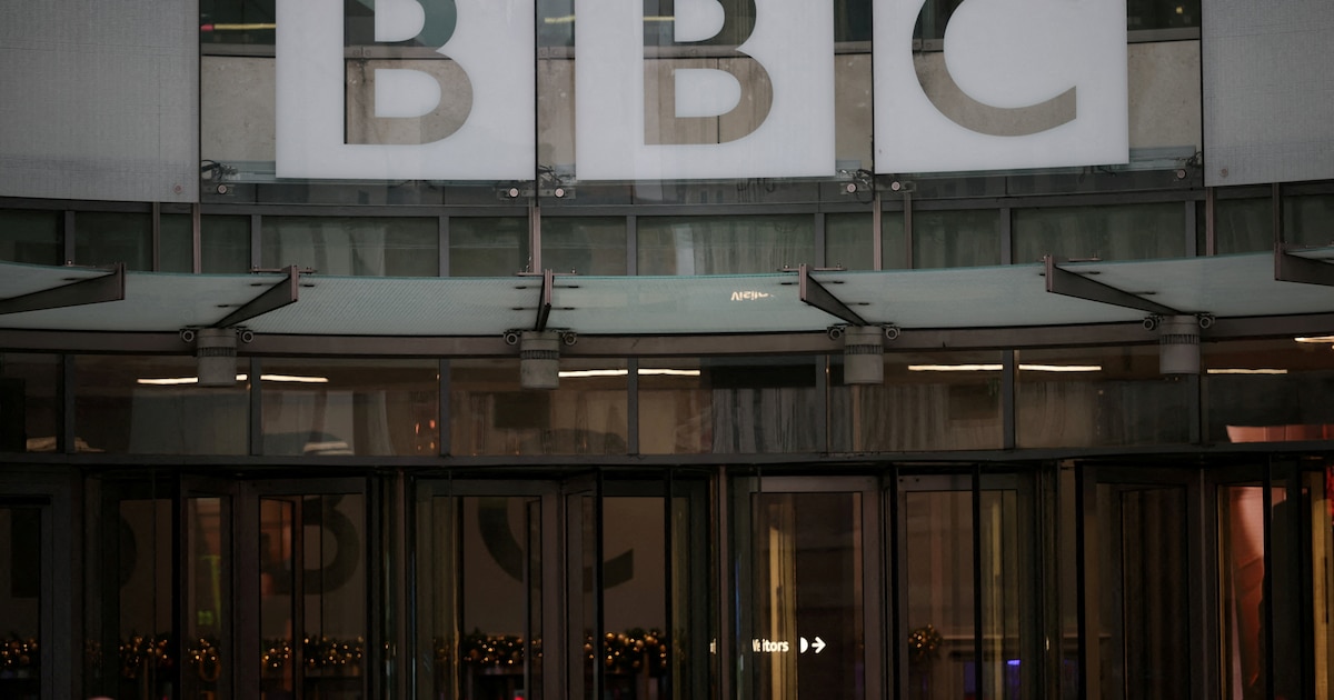 El Reino Unido estudia una “tasa Netflix” para financiar a una BBC en aprietos