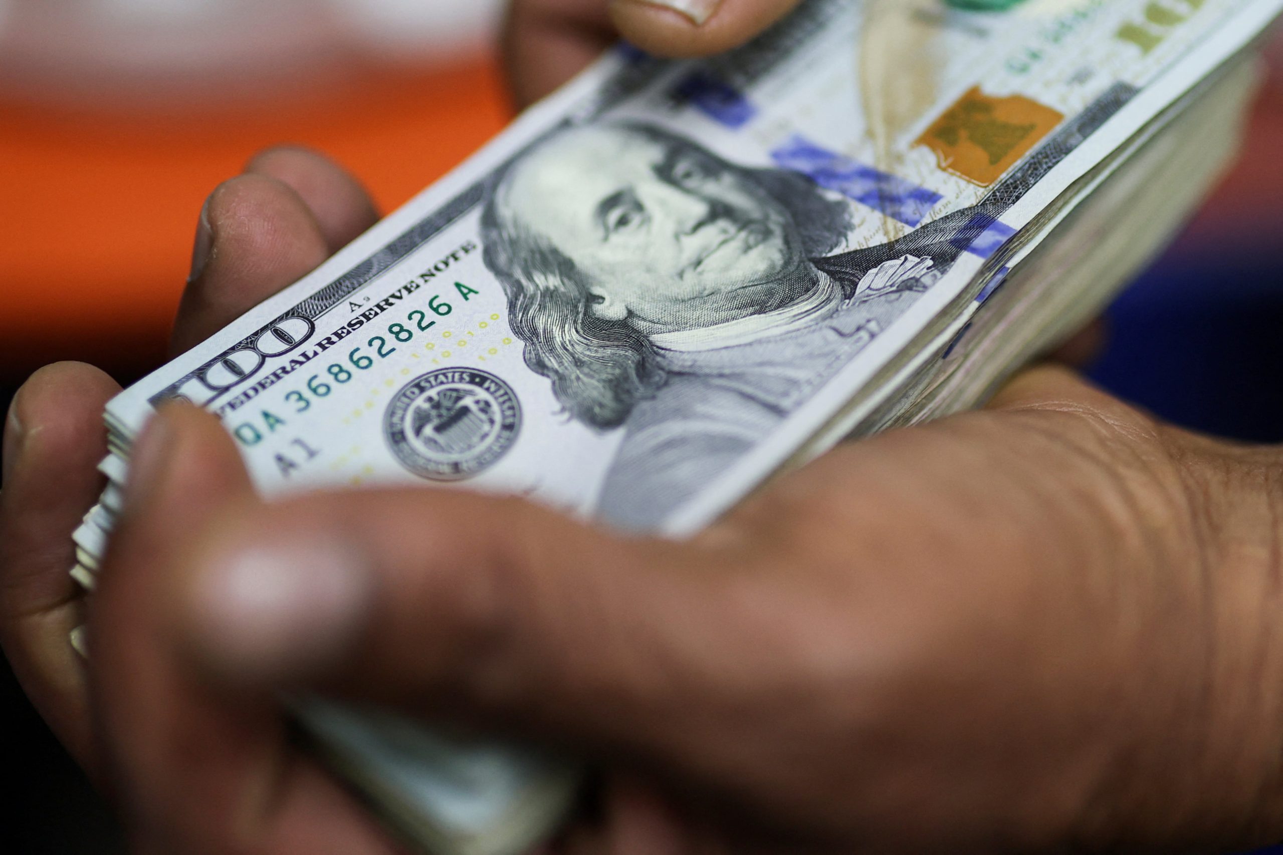 Boom de endeudamiento: empresas y provincias liquidaron casi USD 20.000 millones en el último año y sostuvieron al dólar