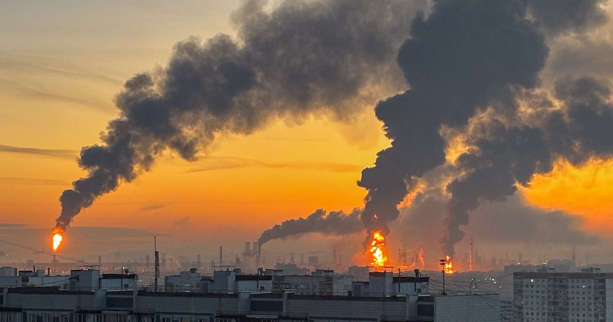 Ucrania reanudó sus bombardeos contra las refinerías rusas y lanzó una ofensiva a una región cercana a Moscú