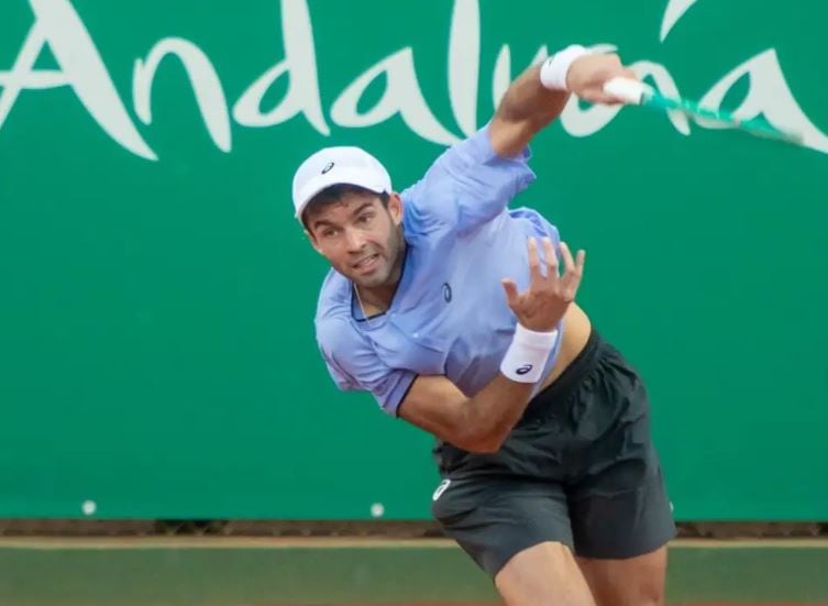 Facundo Díaz Acosta logró un importante triunfo ante Thiago Tirante en Almaty y se espera el duelo entre Navone y Cerúndolo en Bruselas