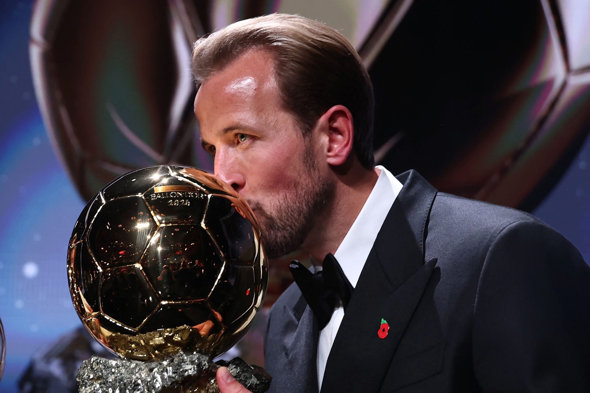 Harry Kane rompió la maldición y ganó el Balón de Oro; Messi terminó quinto y lo siguió desde lejos