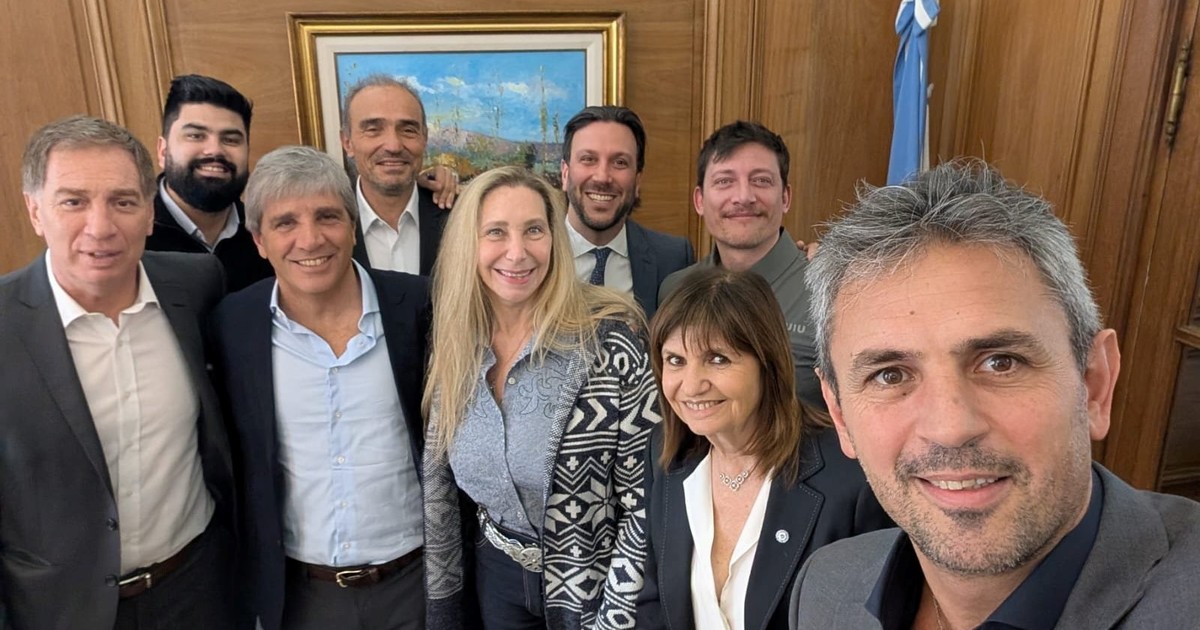 Con el riesgo país por encima de los 700 puntos, Karina Milei y Luis Caputo contaron los votos antes de una sesión clave en el Congreso