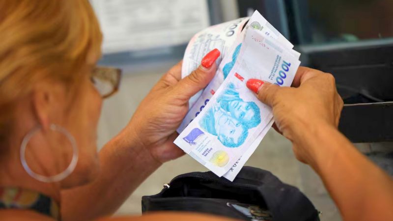 Aumento y bono para las PNC en octubre: ¿Cuándo comienza el cronograma de pagos?
