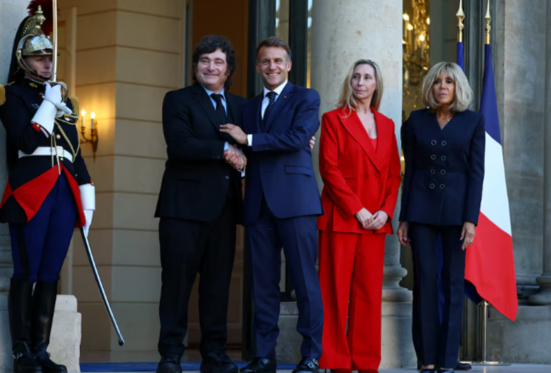 Javier Milei se reunió con Emmanuel Macron en el Palacio de Elíseo