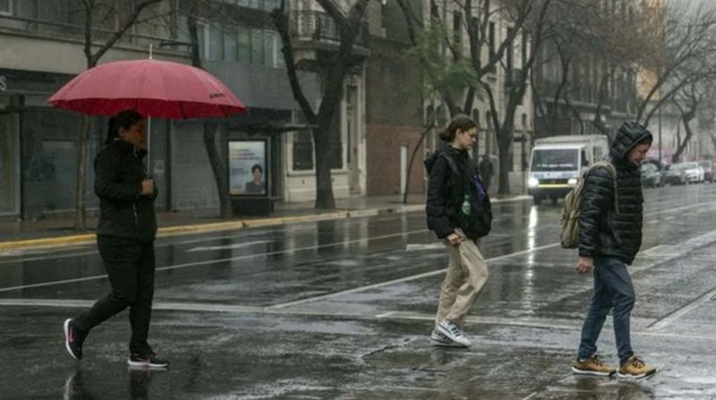 Confirmado: hay alertas naranja y amarilla por tormentas, lluvias, nevadas y vientos fuertes en Buenos Aires y otras 13 provincias