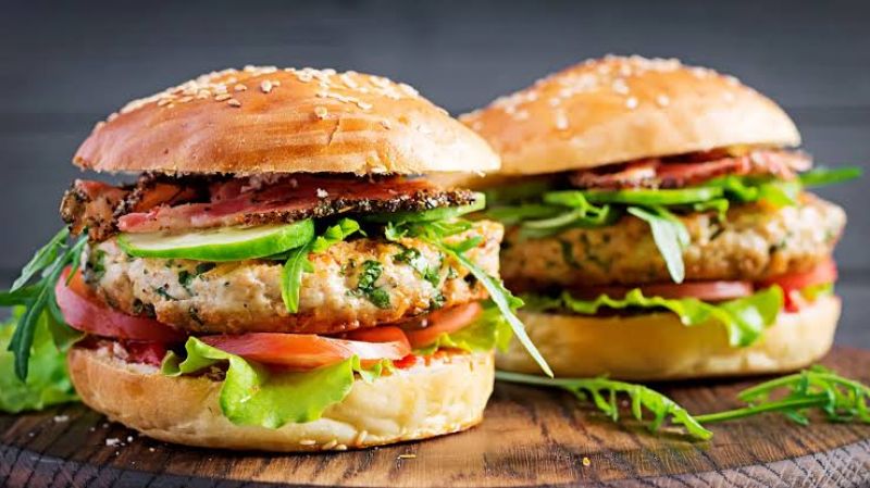 Hamburguesa de pavo casera: la receta fácil y sin horno que enamora los paladares